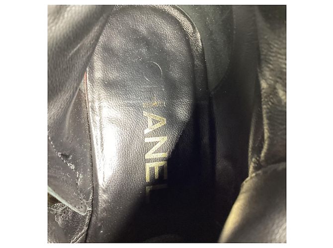 Chanel CC gesteppte Mid-Calf Combat Boots aus schwarzem Leder - Ansicht 7