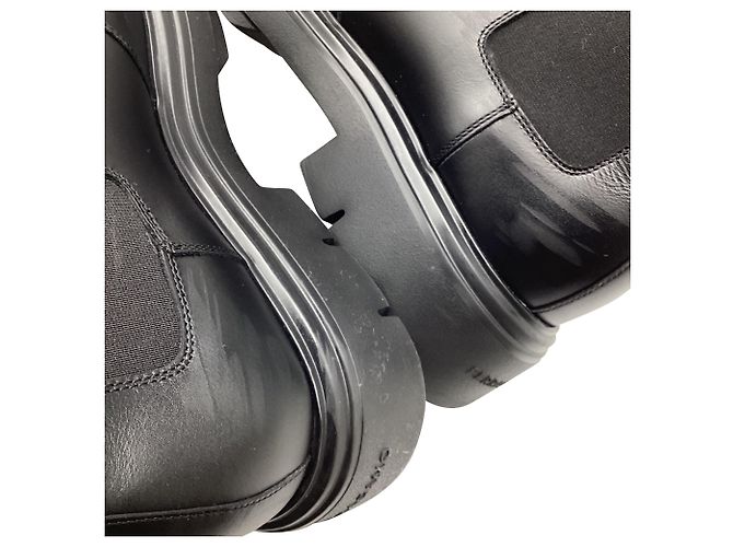 Salvatore Ferragamo Stivaletti Chelsea Ferragamo in pelle nera Nero - vista 11