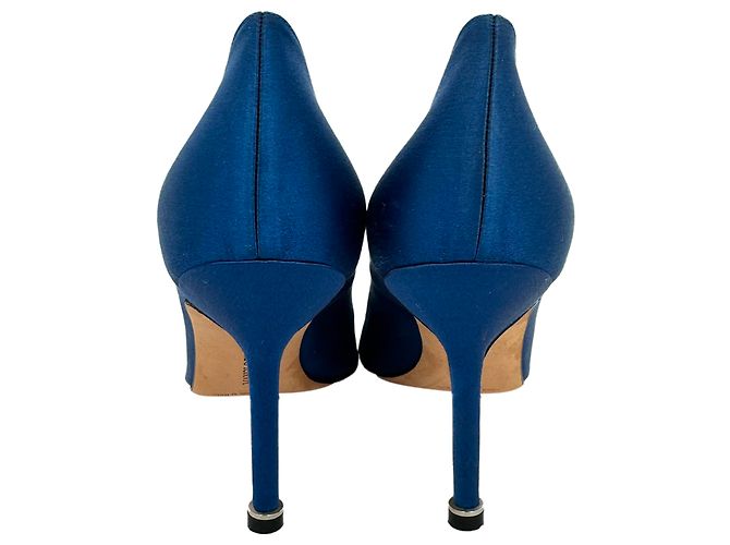 Décolleté Manolo Blahnik Hangisi Embellished in raso blu - vista 6