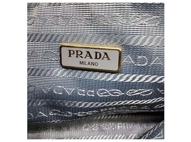 Borsa a tracolla Prada Re-Edition 2005 in pelle Saffiano azzurro Blu Blu chiaro - vista 10