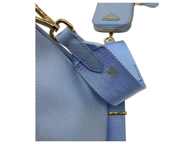 Borsa a tracolla Prada Re-Edition 2005 in pelle Saffiano azzurro Blu Blu chiaro - vista 13