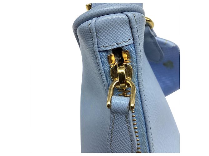 Borsa a tracolla Prada Re-Edition 2005 in pelle Saffiano azzurro Blu Blu chiaro - vista 14