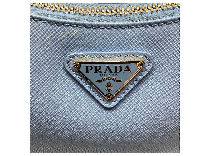Borsa a tracolla Prada Re-Edition 2005 in pelle Saffiano azzurro Blu Blu chiaro - vista 15
