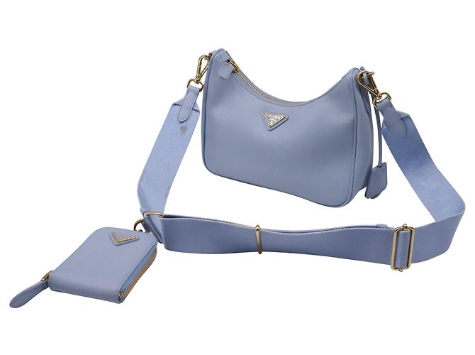 Borsa a tracolla Prada Re-Edition 2005 in pelle Saffiano azzurro Blu Blu chiaro - vista 2