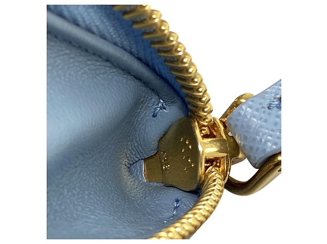 Borsa a tracolla Prada Re-Edition 2005 in pelle Saffiano azzurro Blu Blu chiaro - vista 6