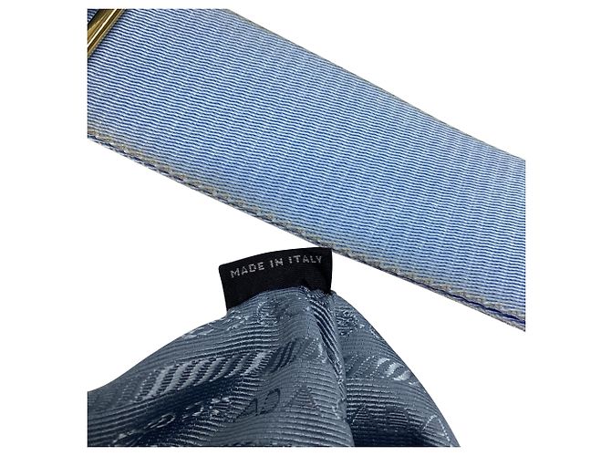 Borsa a tracolla Prada Re-Edition 2005 in pelle Saffiano azzurro Blu Blu chiaro - vista 9