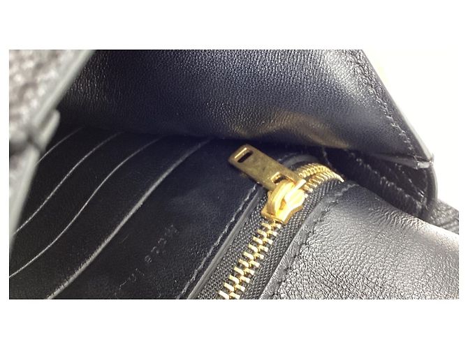 Céline Celine Trotteur Small Crossbody Bag aus schwarzem Leder - Ansicht 19
