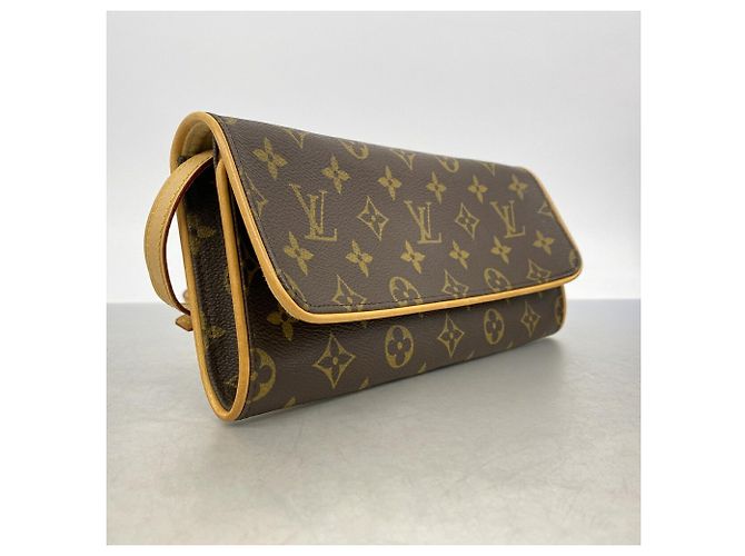 Bolso de hombro Louis Vuitton Monogram Pochette Twin GM Castaño - vista 2