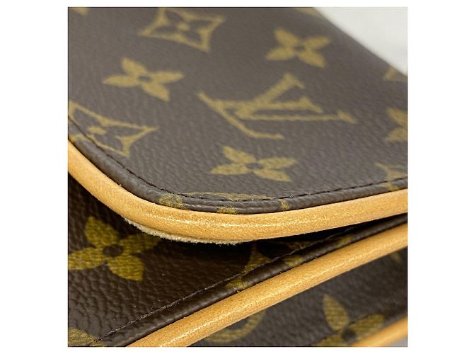 Bolso de hombro Louis Vuitton Monogram Pochette Twin GM Castaño - vista 8