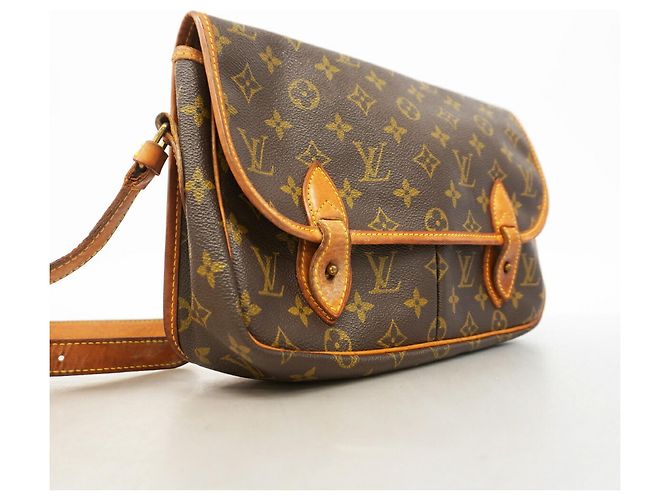 Borsa a tracolla Louis Vuitton Monogram Gibeciere MM Marrone - vista 2