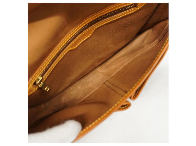 Borsa a tracolla Louis Vuitton Monogram Gibeciere MM Marrone - vista 4