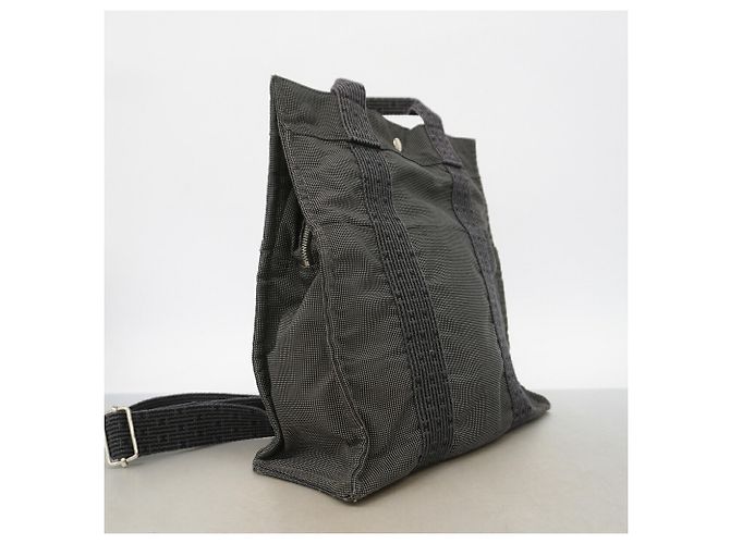 Hermès Mochila Hermes de nailon gris Castaño - vista 2