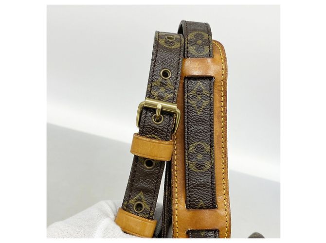 Bolso de hombro Louis Vuitton Monogram Nile Castaño - vista 10