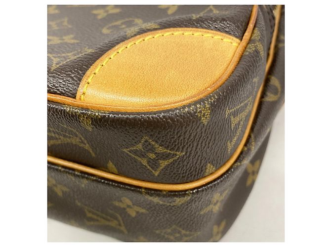 Bolso de hombro Louis Vuitton Monogram Nile Castaño - vista 6