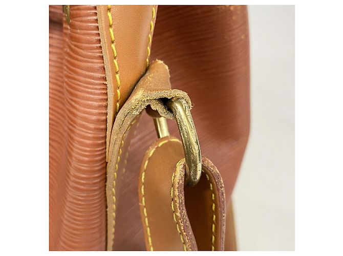 Bolso de hombro Louis Vuitton Epi Noe Castaño Dorado - vista 10