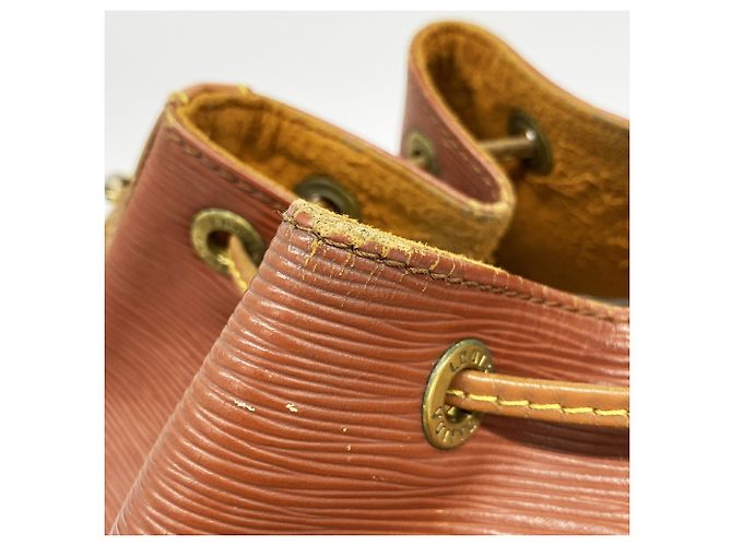 Bolso de hombro Louis Vuitton Epi Noe Castaño Dorado - vista 7