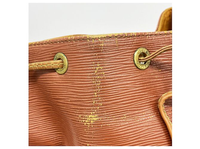 Bolso de hombro Louis Vuitton Epi Noe Castaño Dorado - vista 8