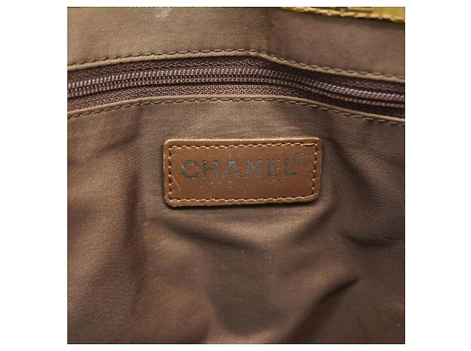Borsa Tote Chanel New Travel in nylon Cachi - vista 5