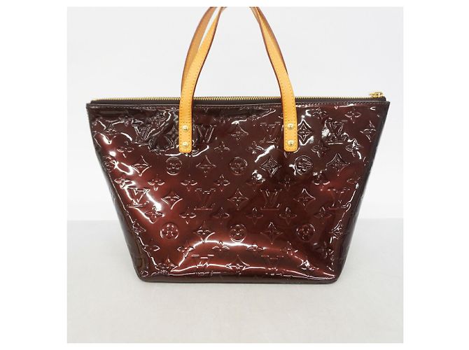 Sac à main Louis Vuitton Vernis Bellevue PM Bordeaux - vue 10