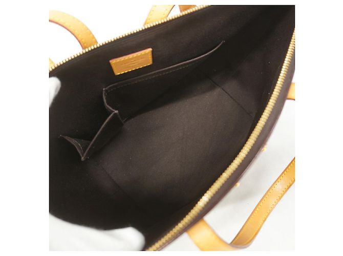 Sac à main Louis Vuitton Vernis Bellevue PM Bordeaux - vue 4