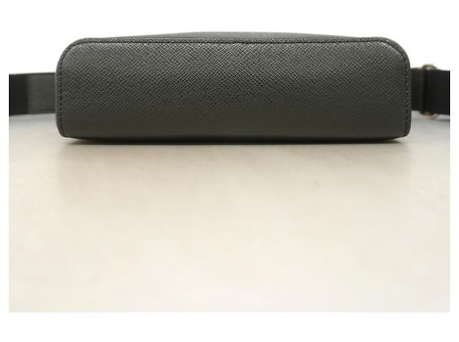 Sac à épaule Louis Vuitton Taiga Anton Pochette Gris - vue 3