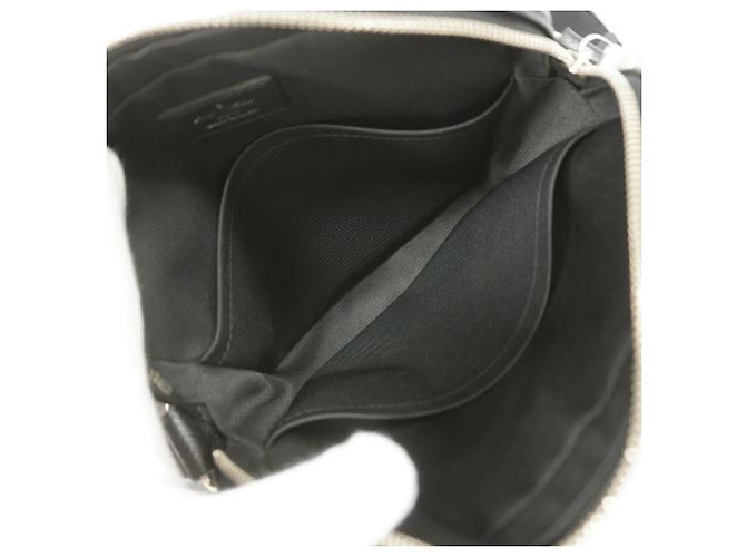 Sac à épaule Louis Vuitton Taiga Anton Pochette Gris - vue 4