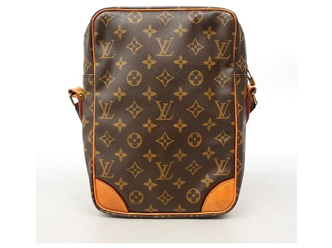 Bolso de hombro Louis Vuitton Monogram Danube MM Castaño - vista 10