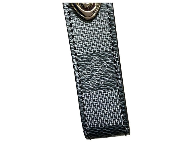 Llavero Louis Vuitton Damier Graphite Negro - vista 9