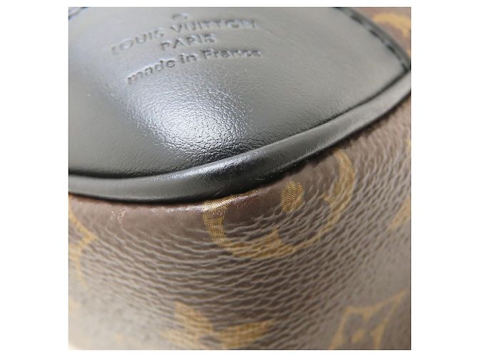 Bolsa de Ombro Louis Vuitton Monogram Odeon NM MM Marrom Preto - vista 15