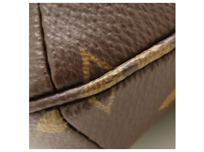 Borsa a tracolla Louis Vuitton Monogram Utility Marrone - vista 12