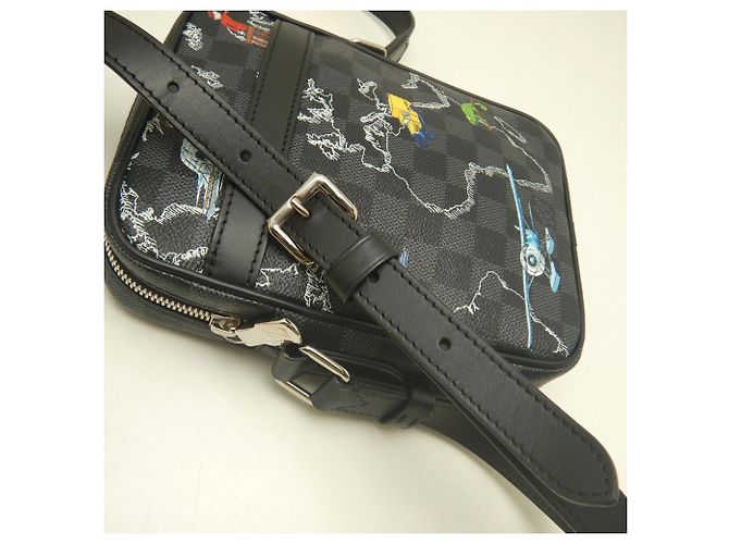 Bolsa de Ombro Louis Vuitton Damier Graphite Map Danube PM NM Preto - vista 10