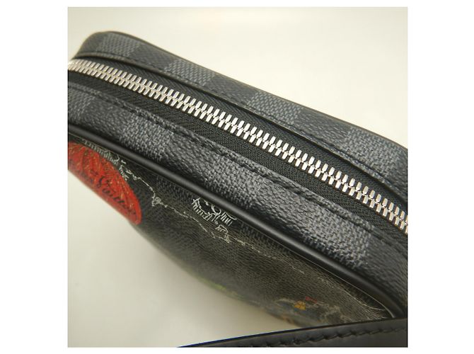 Bolsa de Ombro Louis Vuitton Damier Graphite Map Danube PM NM Preto - vista 13