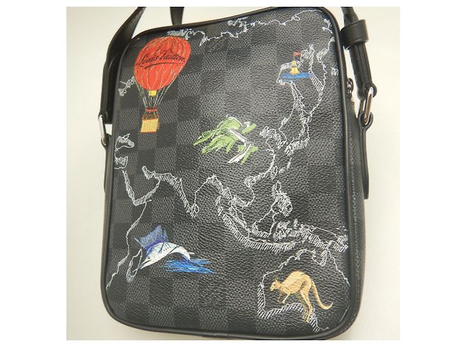 Bolsa de Ombro Louis Vuitton Damier Graphite Map Danube PM NM Preto - vista 6