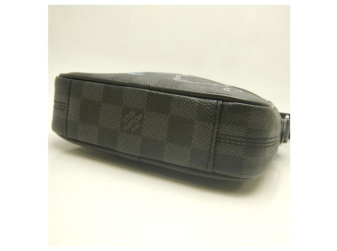 Bolsa de Ombro Louis Vuitton Damier Graphite Map Danube PM NM Preto - vista 8
