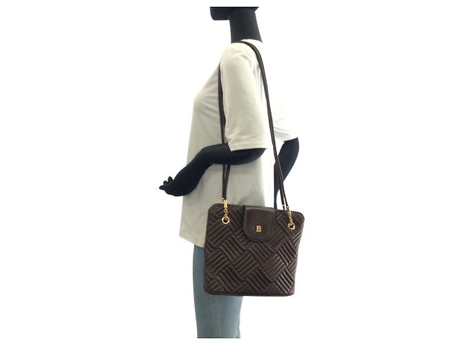 BALLY Vintage gesteppte braune Leder-Schultertasche mit Kette - Ansicht 6