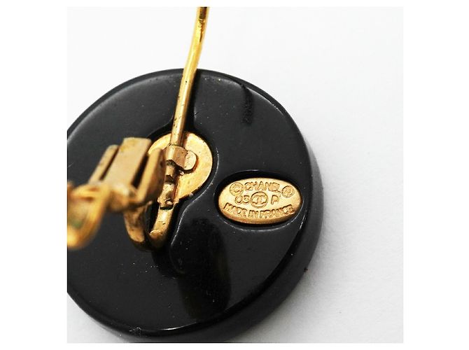 Boucles d'oreilles puces Chanel Coco Mark Camélia Dorées Noir Blanc - vue 4