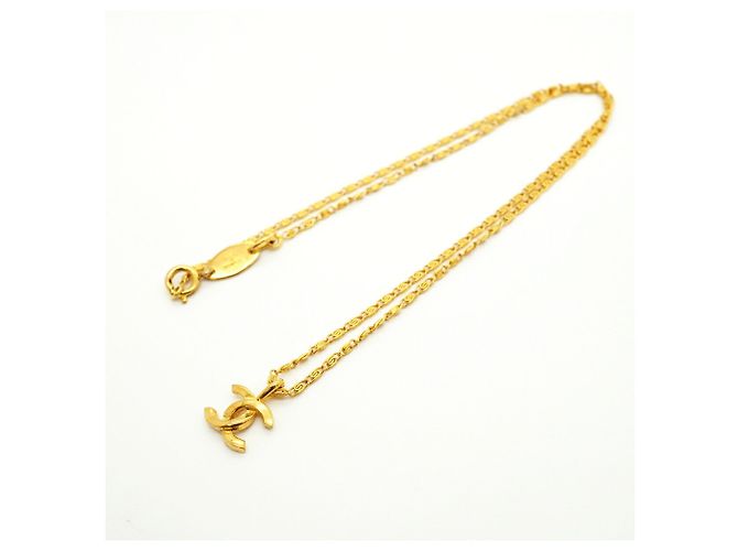 Collier Chanel plaqué or Doré - vue 3