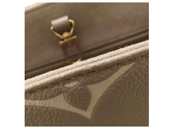 Louis Vuitton Monogram Empreinte Bicolor OnTheGo PM Handtasche Grau - Ansicht 17