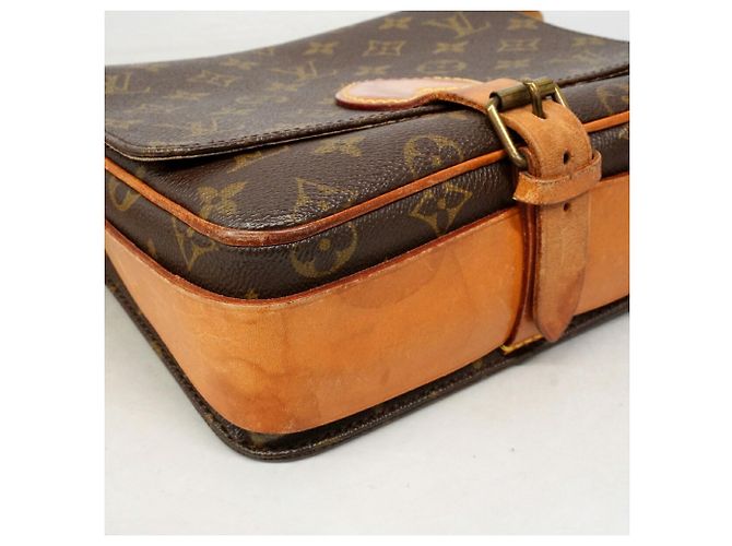 Bolso de hombro Louis Vuitton Monogram Cartouchiere MM Castaño - vista 8