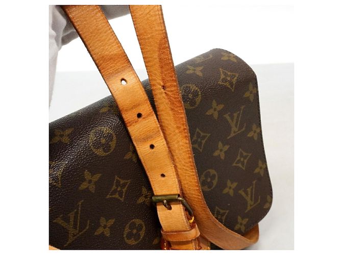 Bolso de hombro Louis Vuitton Monogram Cartouchiere MM Castaño - vista 9