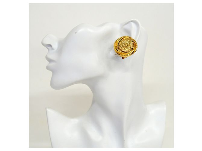 Boucles d'oreilles clips Chanel plaquées or Doré - vue 5