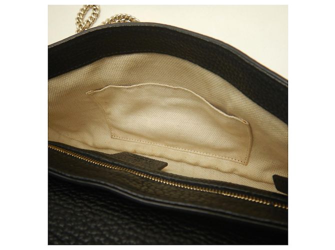 Sac à épaule Gucci Soho Interlocking G Noir - vue 17