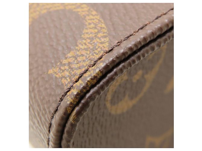 Bolso Louis Vuitton Monogram Giant Reverse OnTheGo PM Castaño Monograma - vista 13