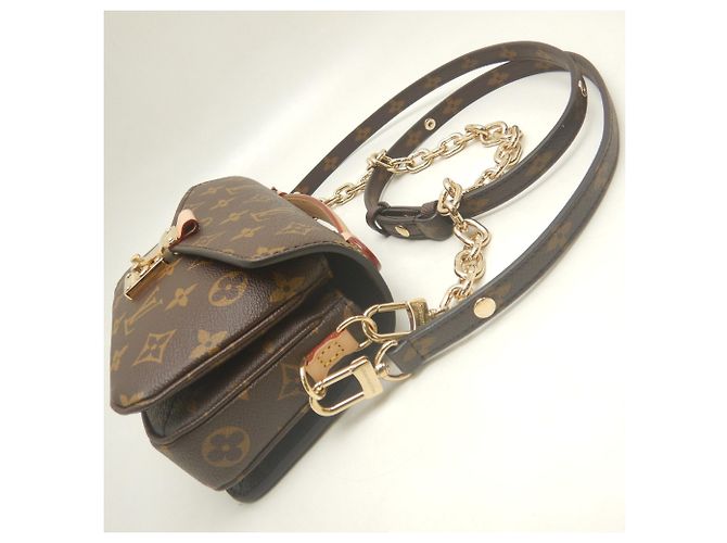 Bolsa Louis Vuitton Monogram Pochette Métis EW Marrom Monograma - vista 4