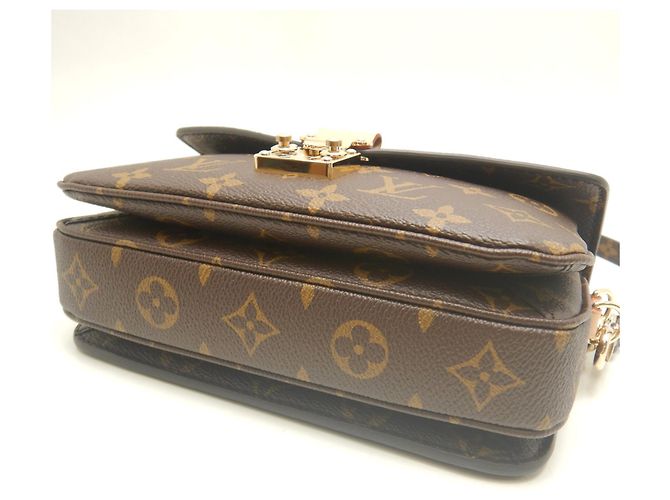 Bolsa Louis Vuitton Monogram Pochette Métis EW Marrom Monograma - vista 5