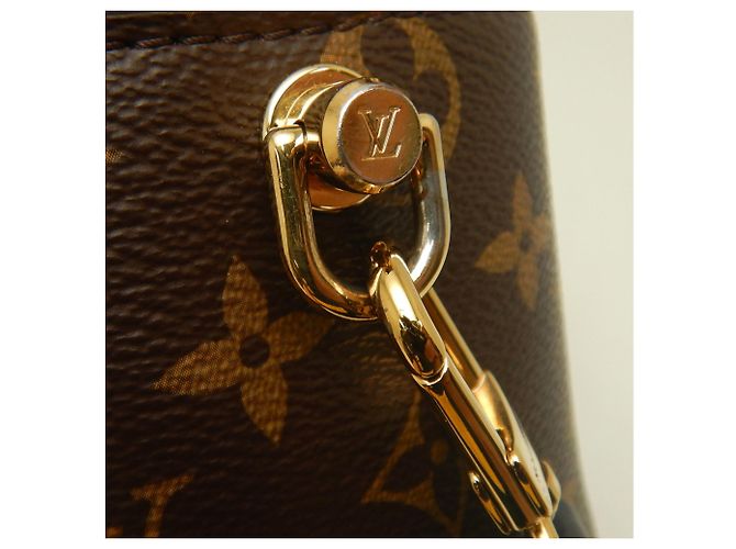 Louis Vuitton Monogram Reverse Vanity NV PM Handbag Brown - view 16