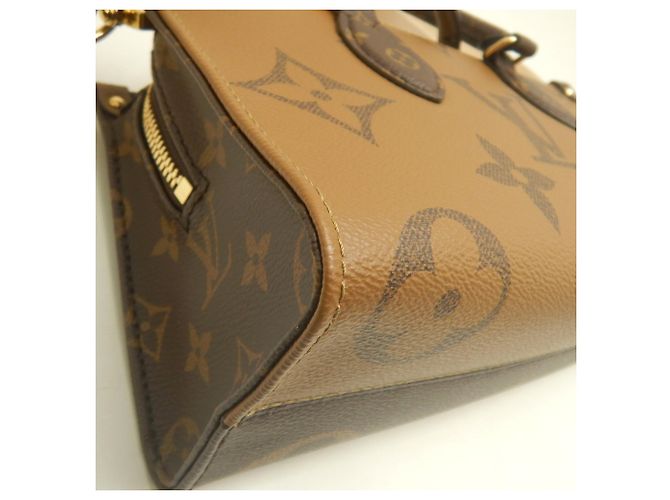 Louis Vuitton Monogram Giant Reverse OnTheGo EW Handtasche Braun - Ansicht 14