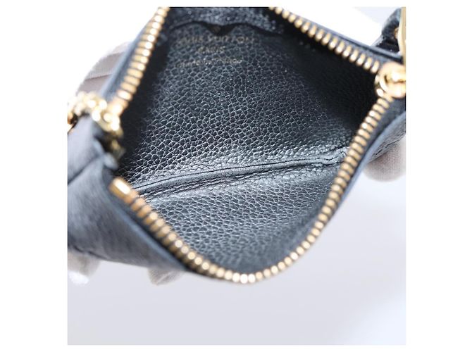 Louis Vuitton Key Monogram Empreinte Leather Noir - vue 5