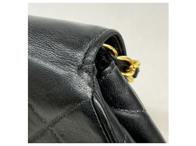 Chanel Schultertasche aus schwarzem Lammleder - Ansicht 9
