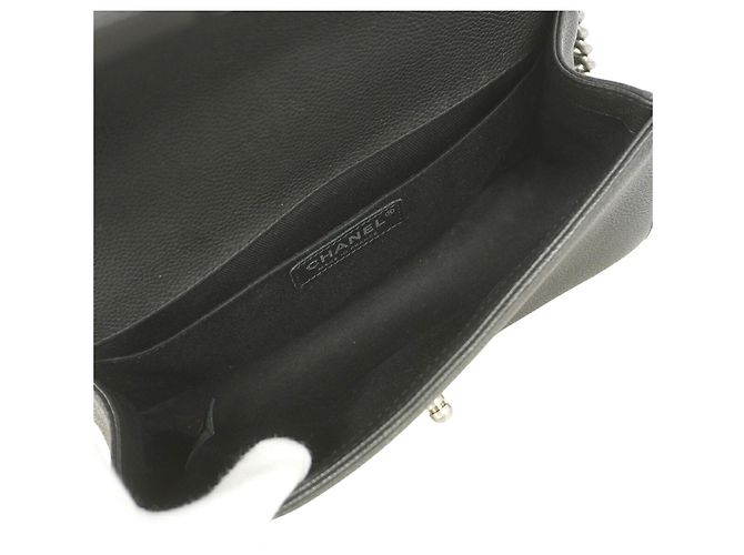 Bolso de hombro Chanel Boy Chain en negro - vista 4